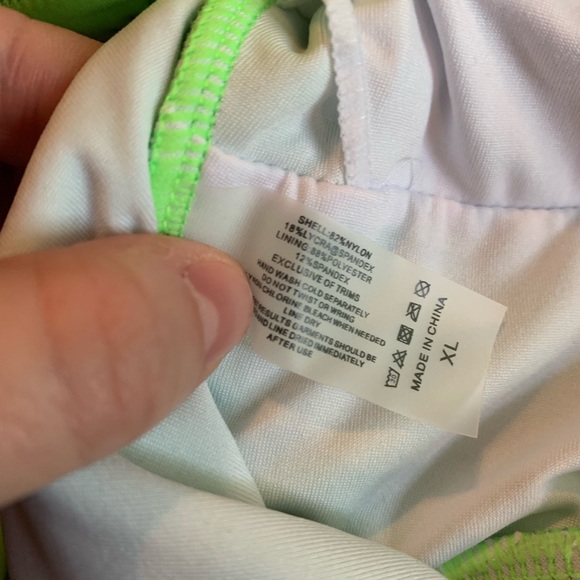 One piece. Cheeky. - Picture 4 of 4